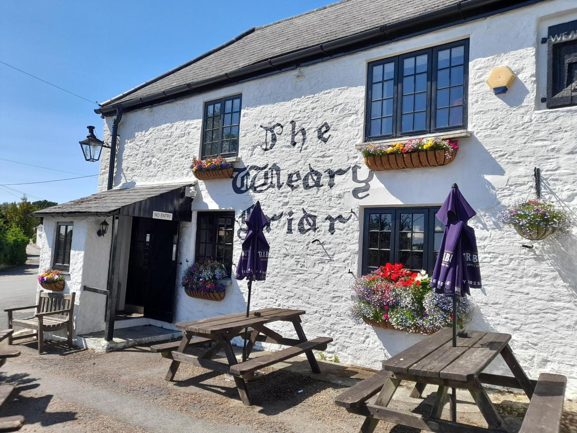 The Weary Friar Inn Pillaton Екстериор снимка