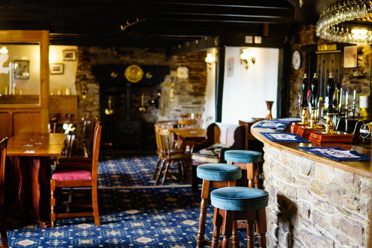 The Weary Friar Inn Pillaton Екстериор снимка