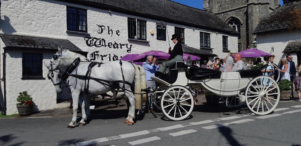 The Weary Friar Inn Pillaton Екстериор снимка